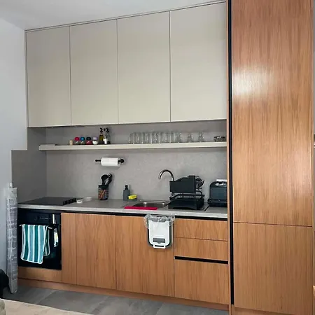 Appartments Potam アパート